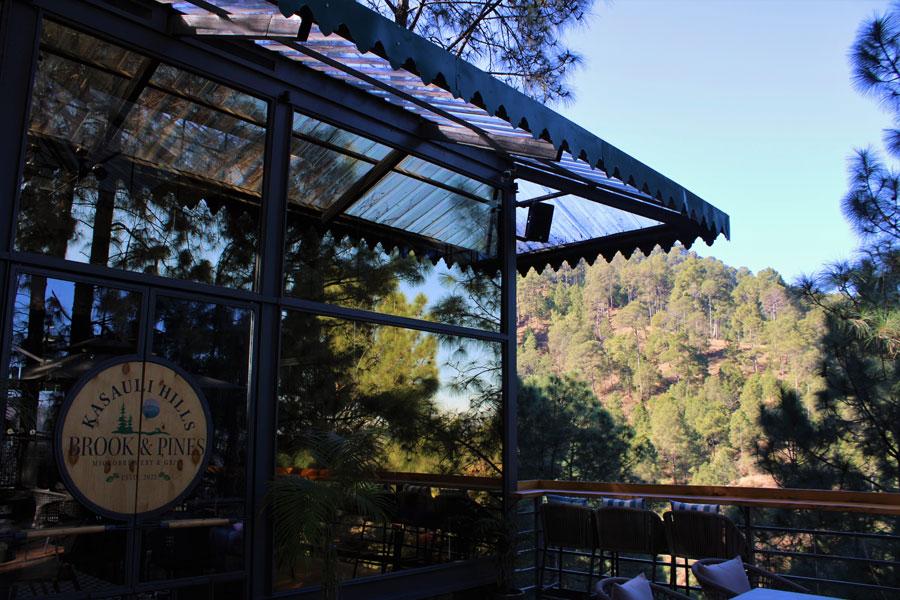 kasauli-hills-resort-brook-and-pines-micro-brewery-and-grill-in-kasauli