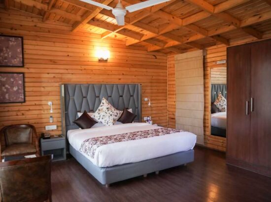 kasauli-hills-resort-super-deluxe-cottage-room-luxurious-cottages-and-rooms-in-kasauli